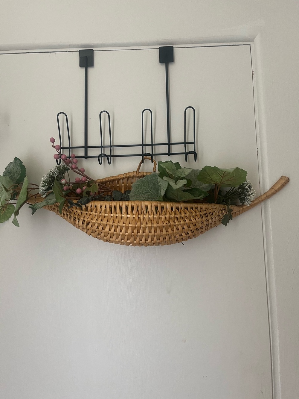 Vintage Woven Rattan Canoe Wall Basket  with handing ring